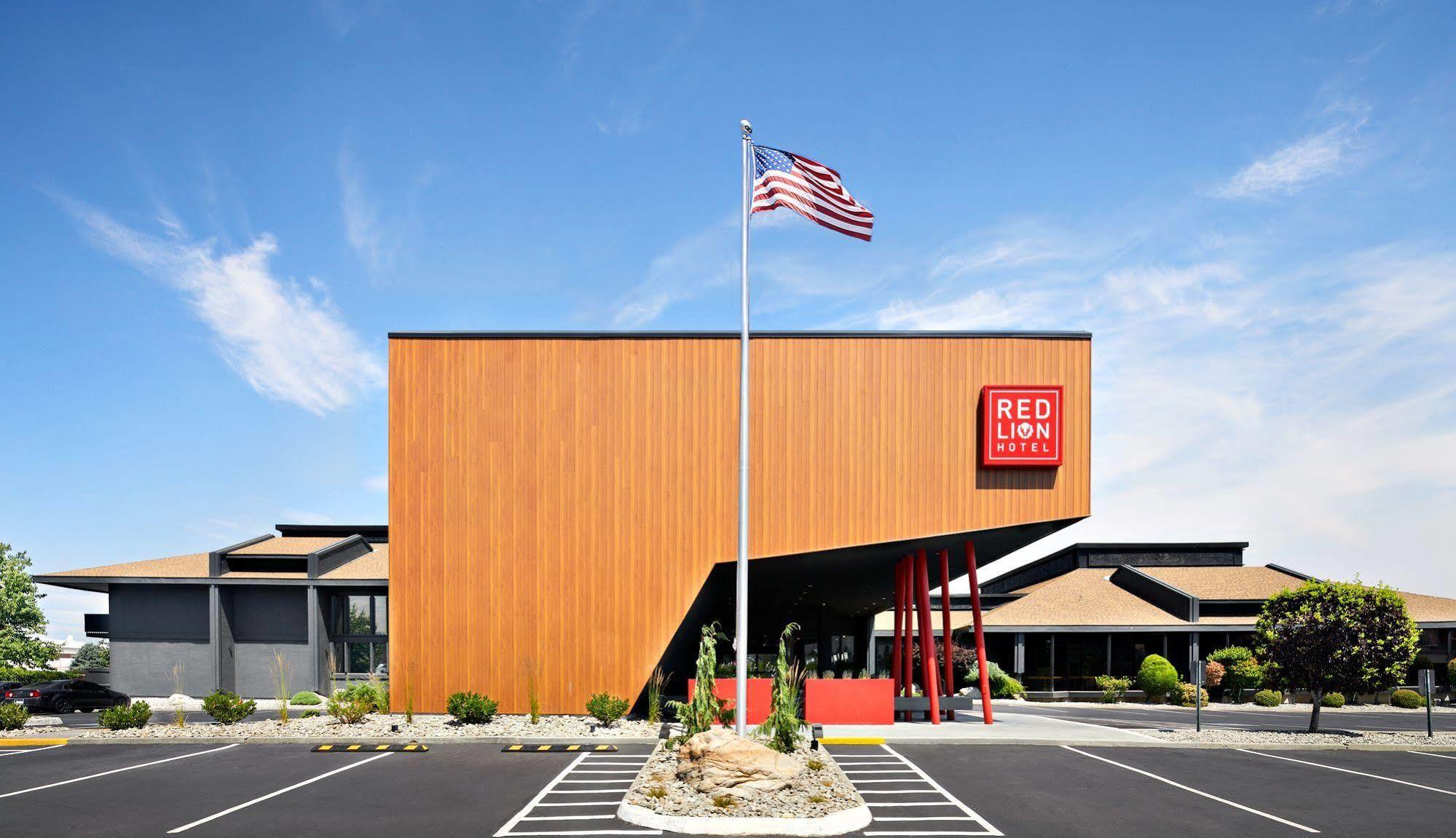 Red Lion Hotel Wenatchee City Center Exterior foto
